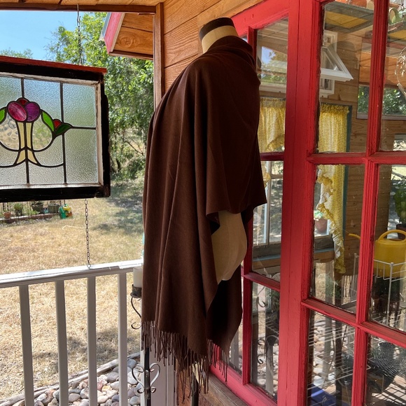 100% Cashmere Oversized Scrumptious Wrap/Shawl - Picture 6 of 9